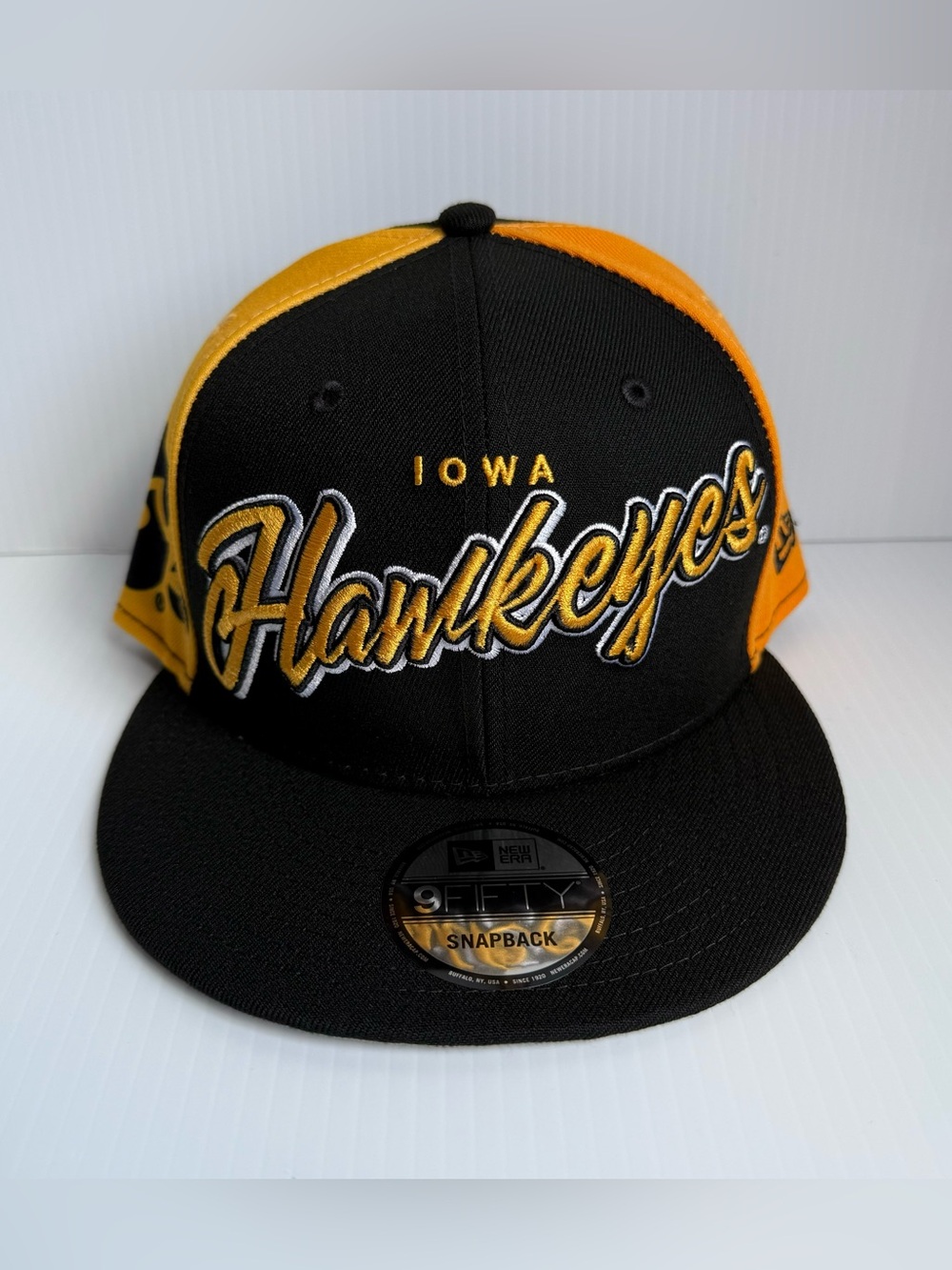 NWT New Era Iowa Hawkeyes Black Yellow Team Script Adjustable Snapback Hat Cap